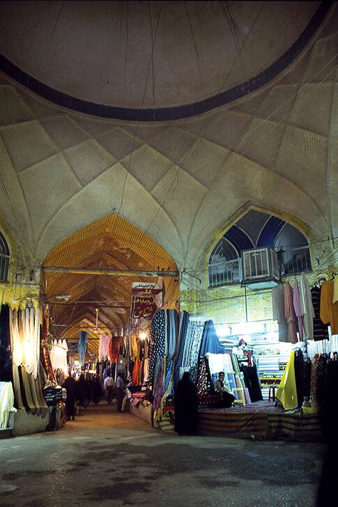 بازار جهرم یکی از معروف ترین بازارهای استان فارس به شمار می رود