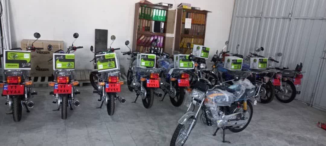 تحویل محموله موتورسیکلت های وزارت بهداشت جهت بهورزان دانشگاه علوم پزشکی جهرم
